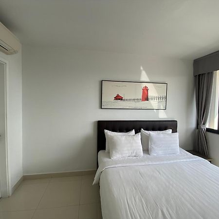 The Bridge Club Hotel Phnom Penh Exterior photo