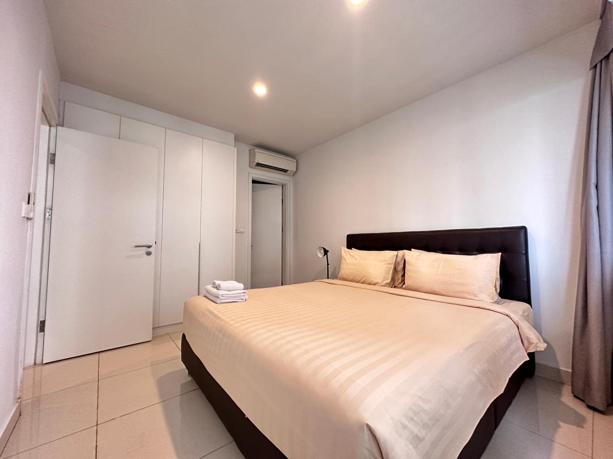 The Bridge Club Hotel Phnom Penh Exterior photo