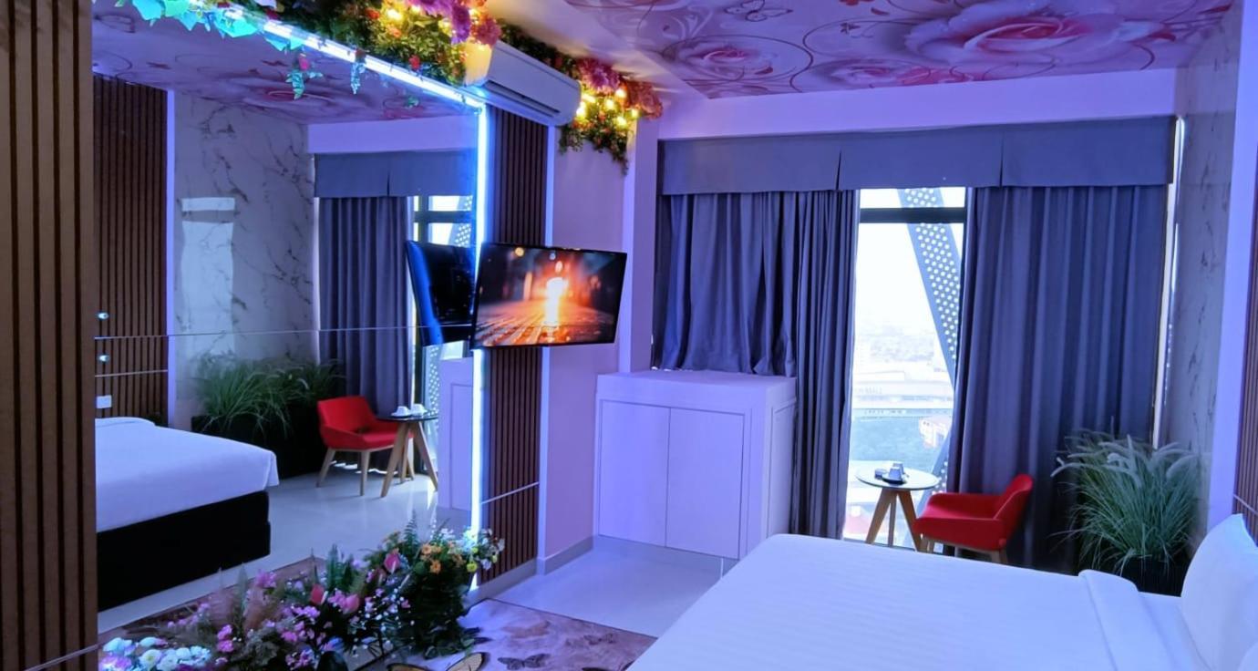 The Bridge Club Hotel Phnom Penh Exterior photo
